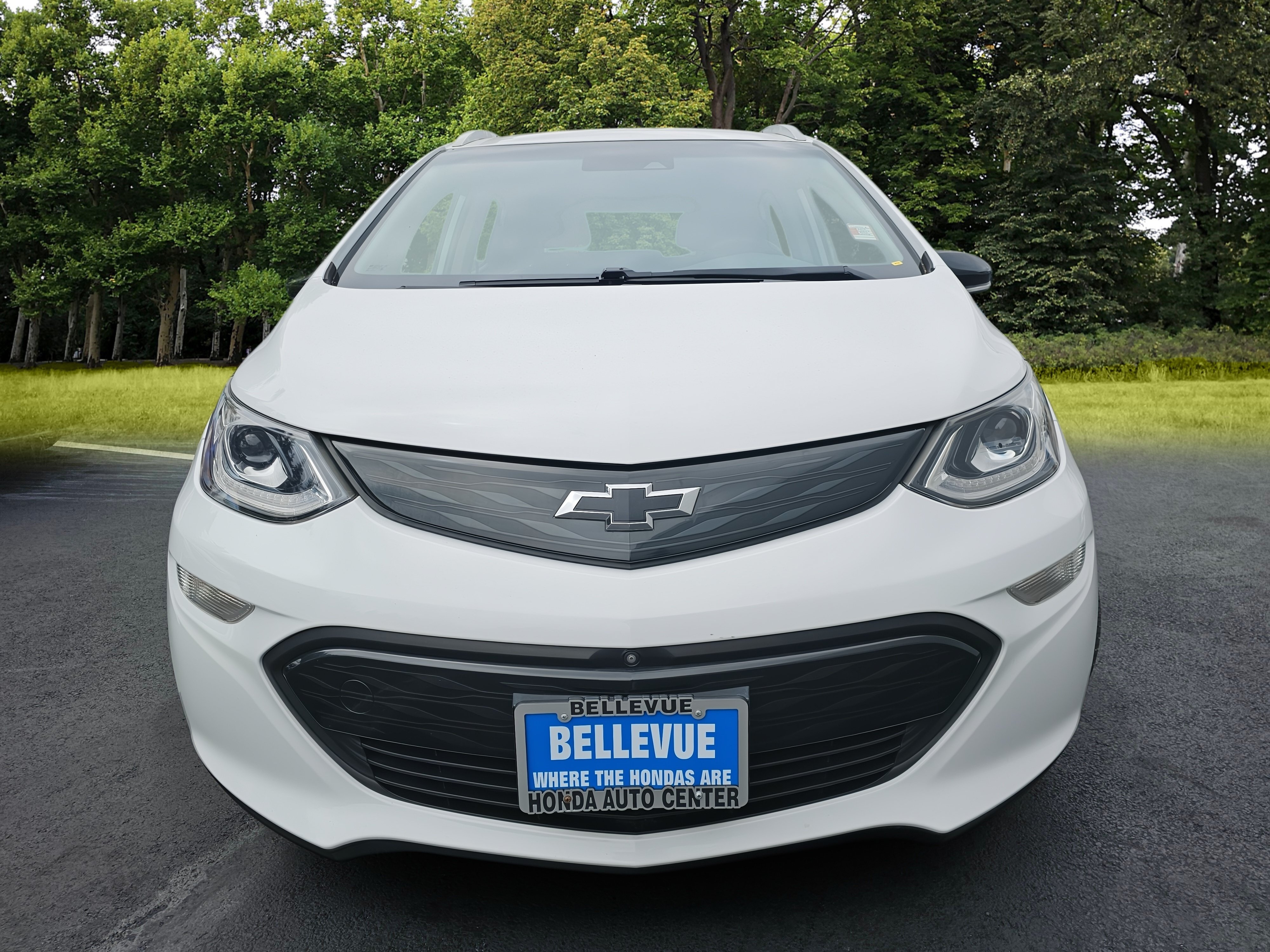 Used 2019 Chevrolet Bolt Premier w/ Infotainment Package FWD image 2