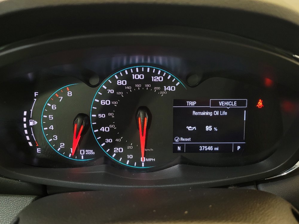 Used 2022 Chevrolet Trax LT w/ LT Convenience Package image 23