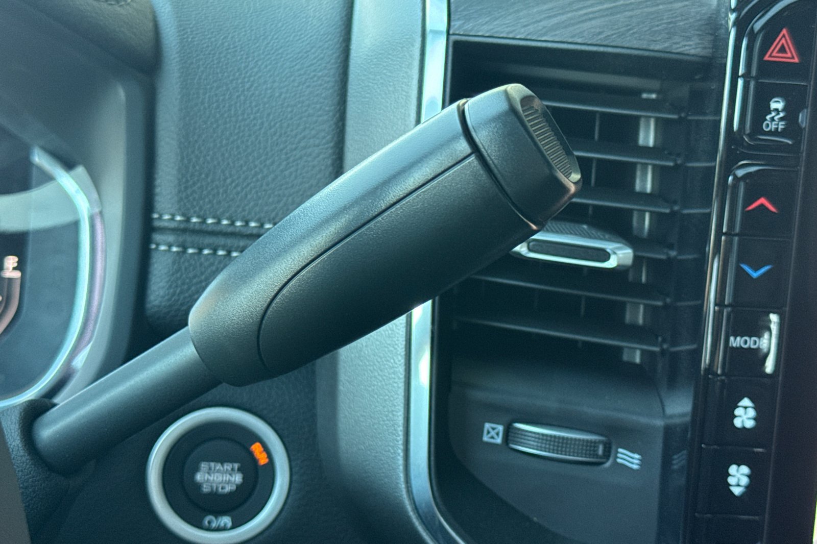New 2026 RAM 3500 Laramie AWD/4WD image 20