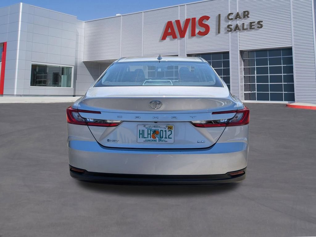 Used 2025 Toyota Camry LE image 7