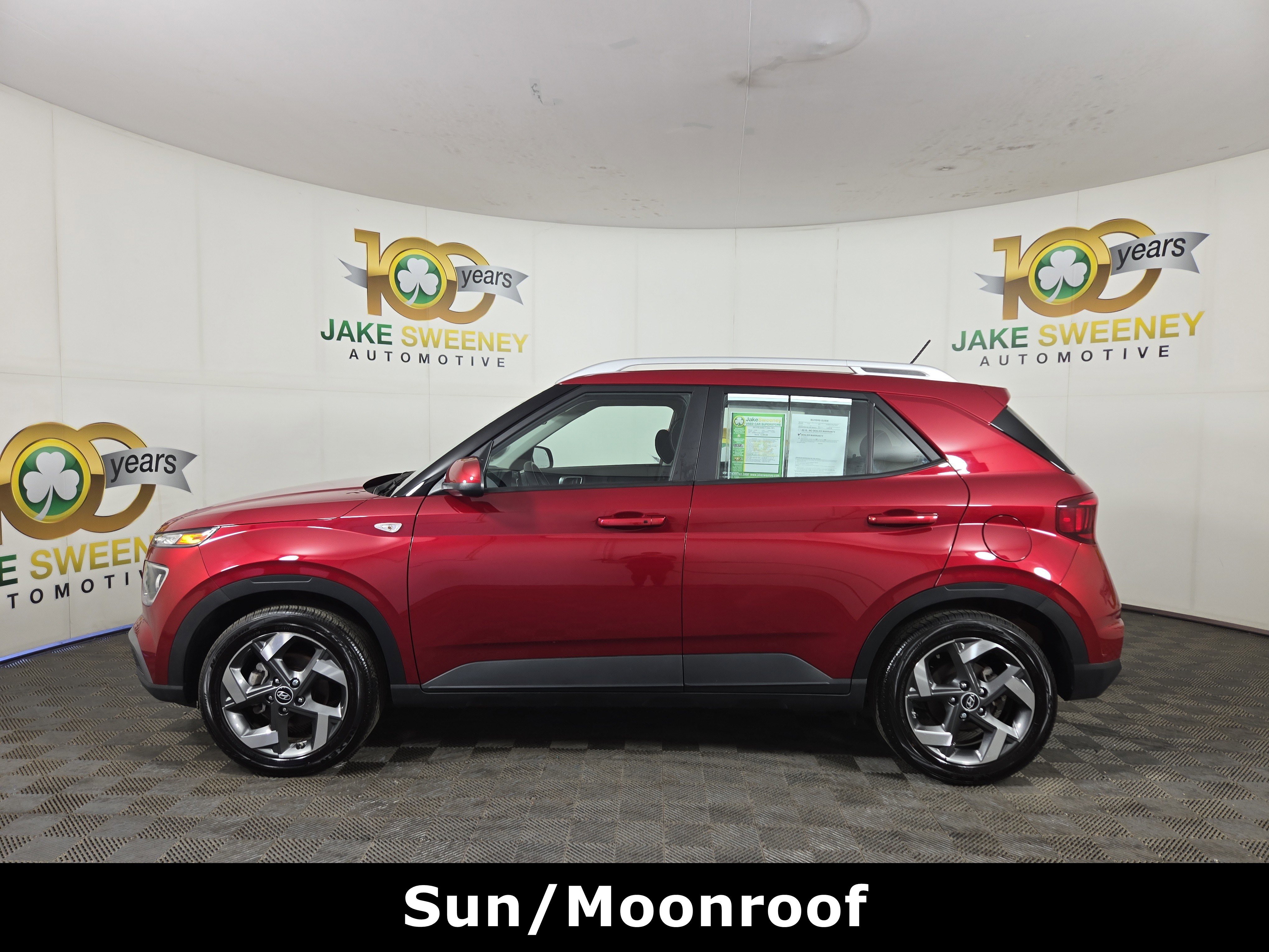 Used 2024 Hyundai Venue SEL FWD image 4