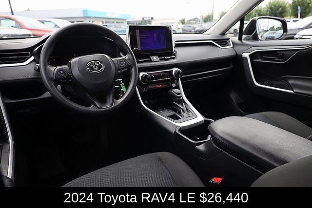 Used 2024 Toyota RAV4 LE image 4