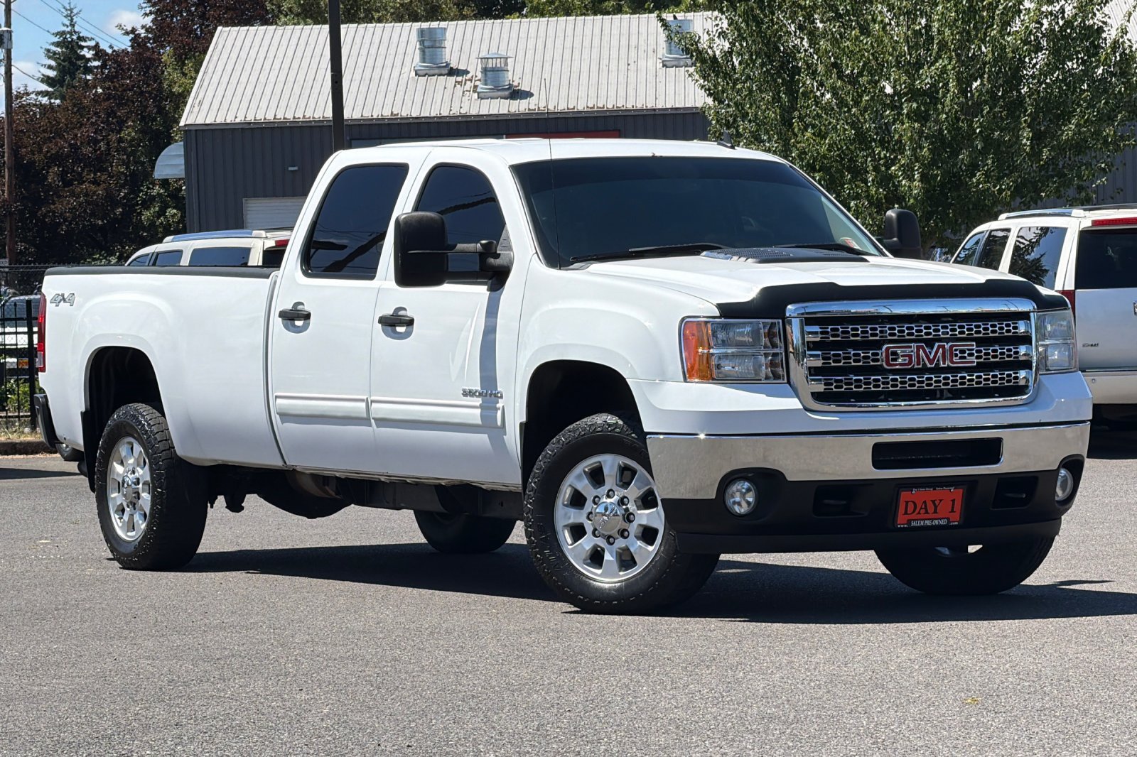Used 2014 GMC Sierra 3500 SLE AWD/4WD image 2