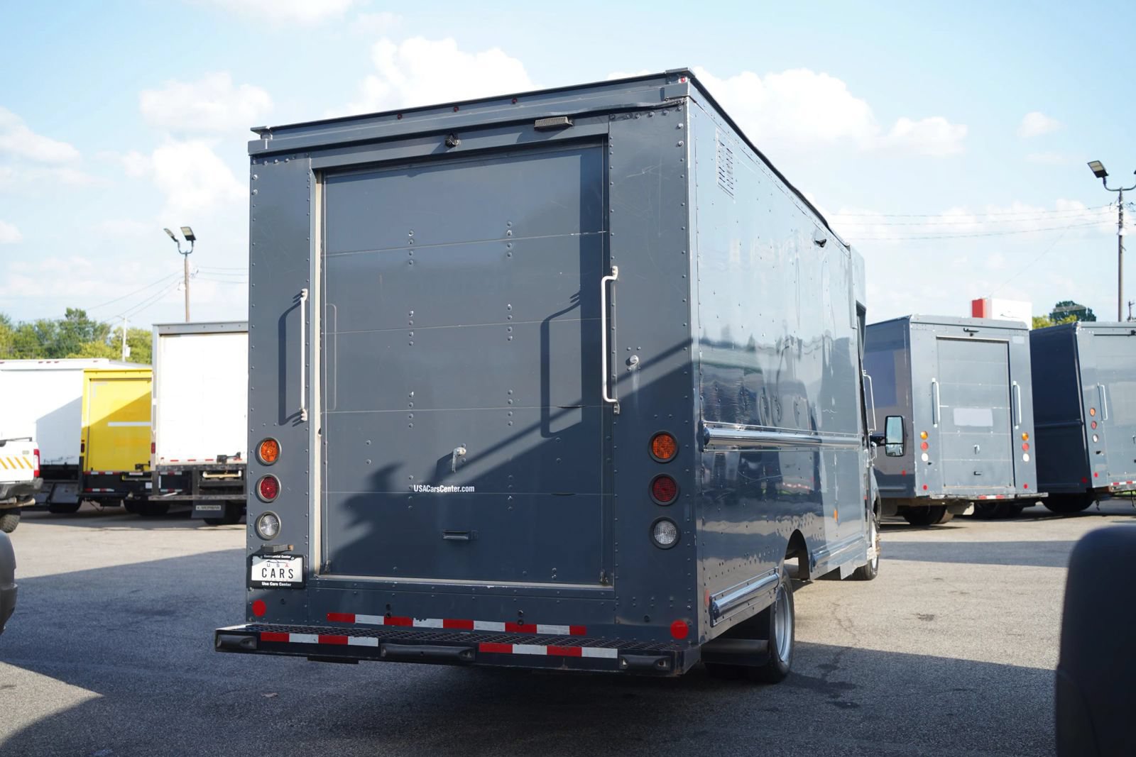 Used 2022 Ford Transit 350 DRW RWD image 9