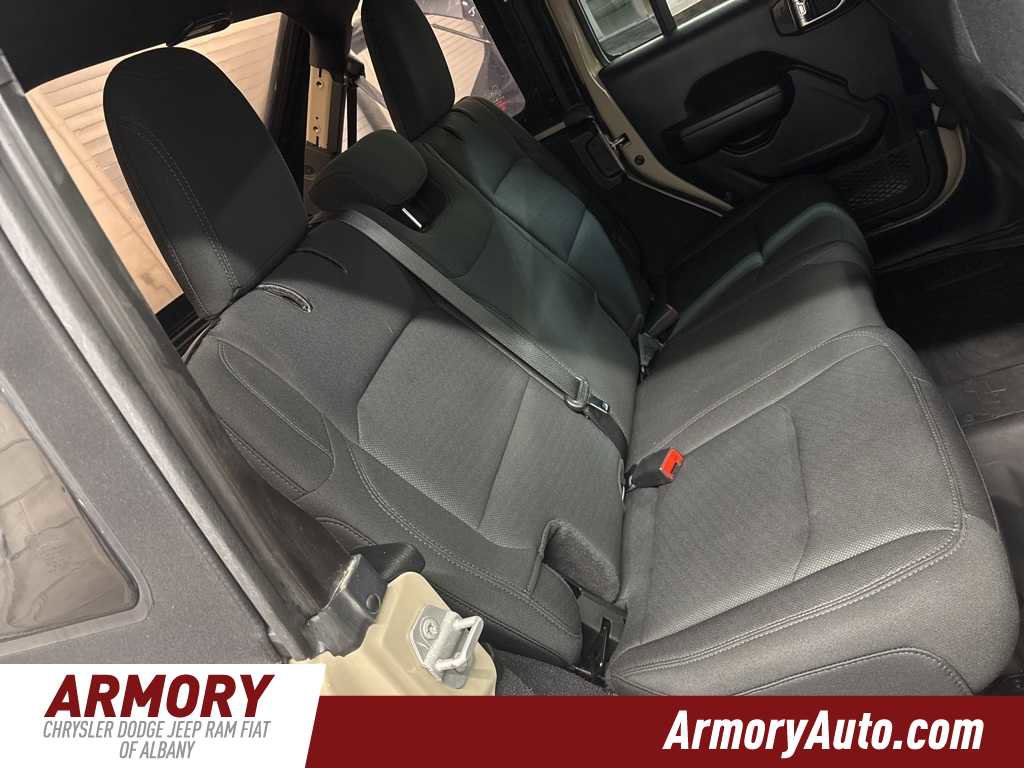 Used 2022 Jeep Wrangler Unlimited Sport image 31