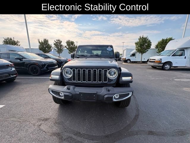 Used 2025 Jeep Wrangler Unlimited Sahara AWD/4WD image 11