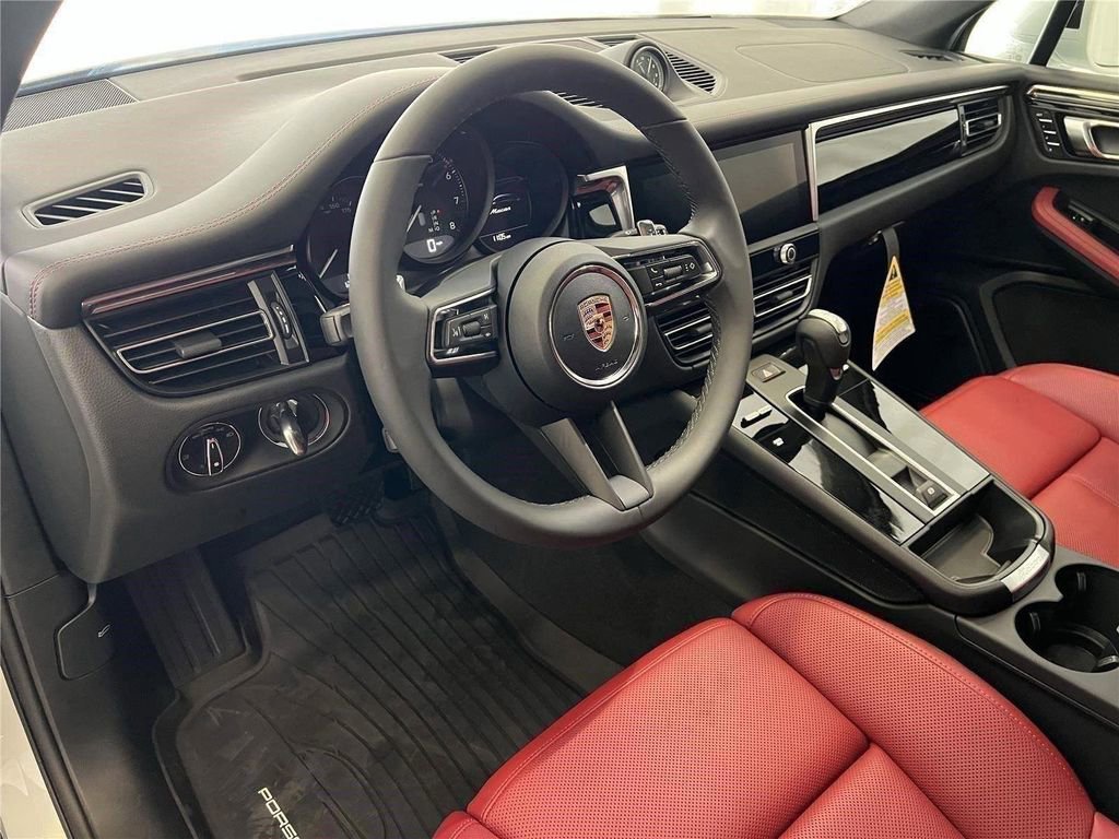New 2026 Porsche Macan AWD/4WD image 4