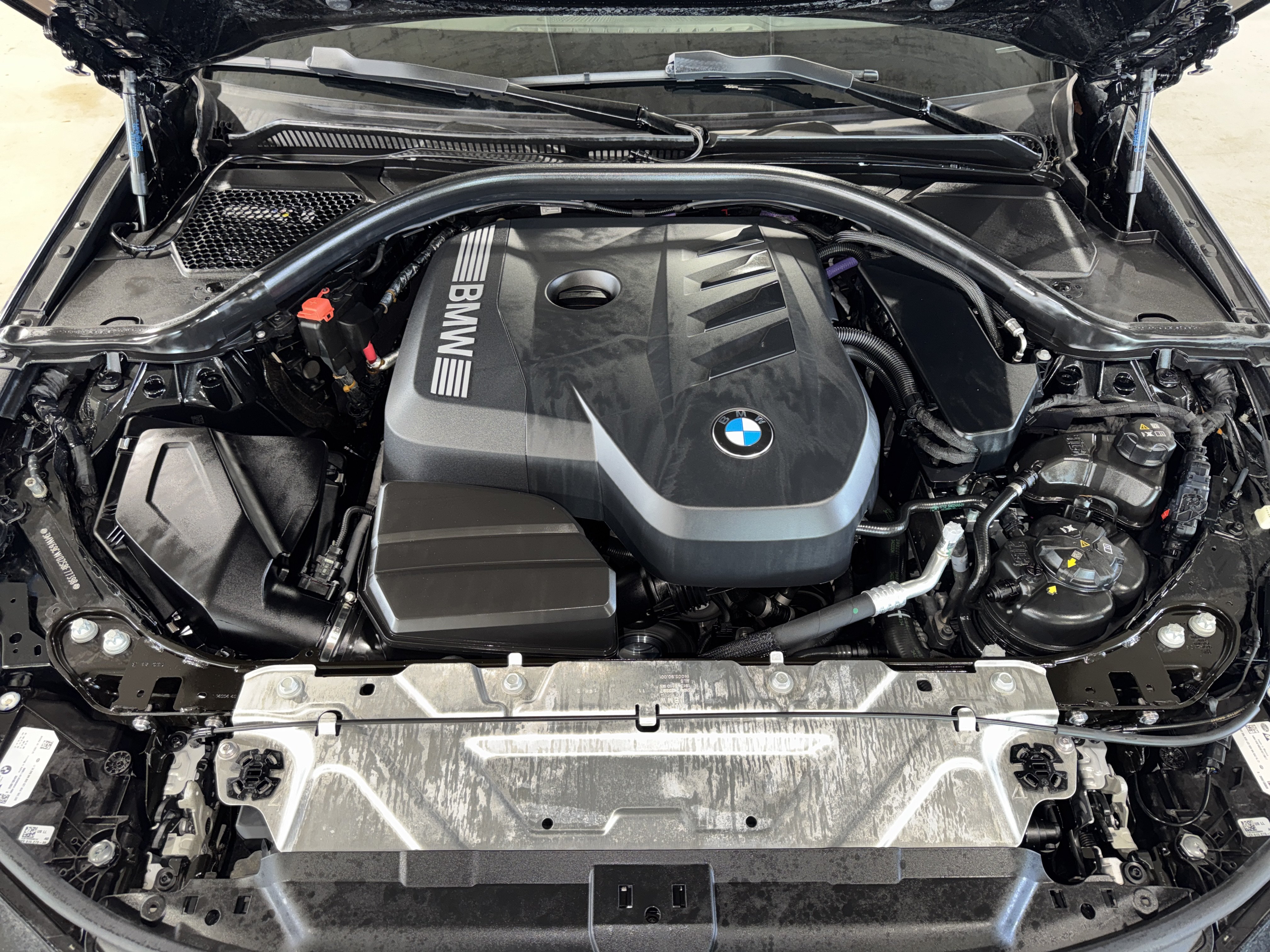 Certified 2025 BMW 330i Sedan w/ Premium Package RWD image 35