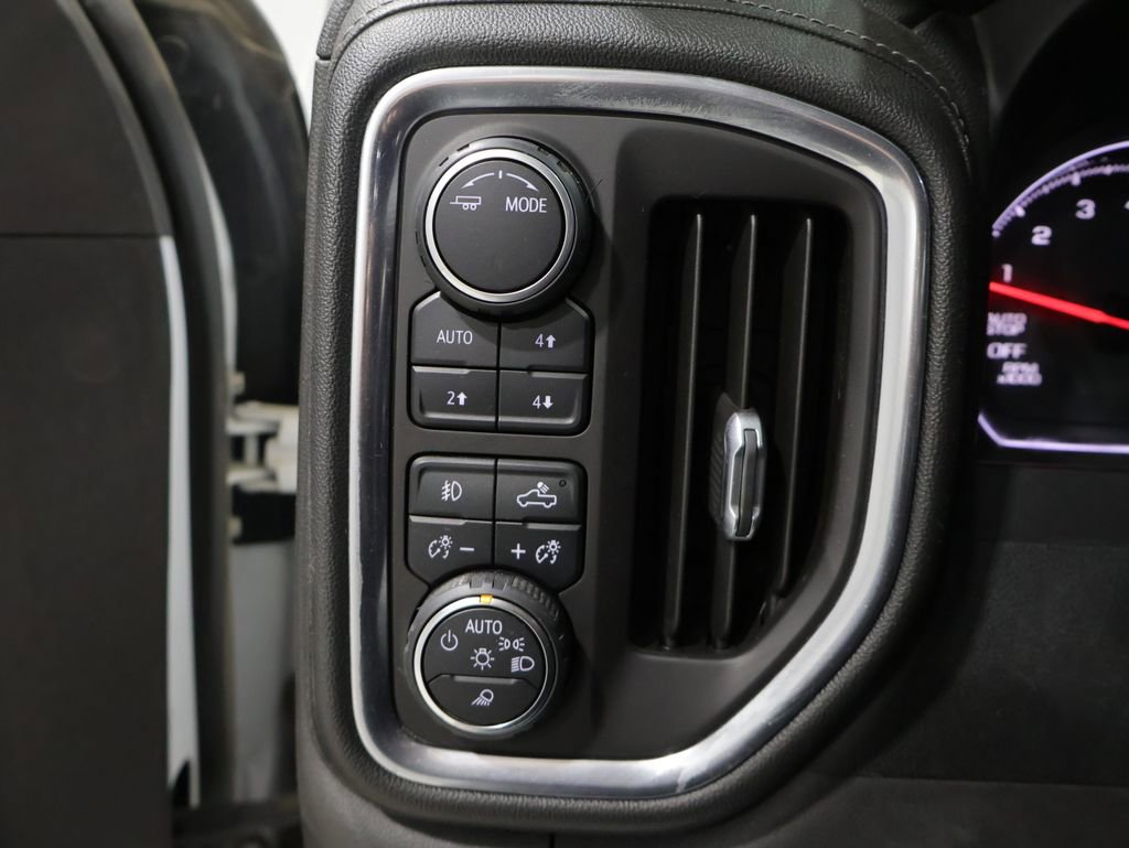 Used 2020 Chevrolet Silverado 1500 RST image 37