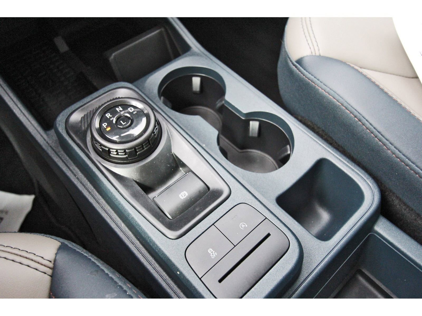 Used 2025 Ford Maverick Lariat image 30