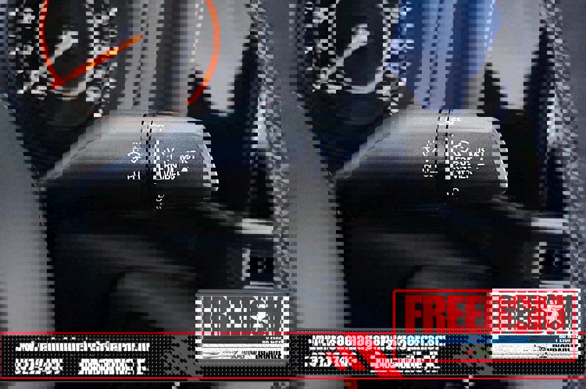 Certified 2025 Jeep Gladiator Rubicon w/ Convenience Group AWD/4WD image 32