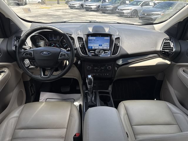 Used 2019 Ford Escape Titanium w/ U0J03 - Titanium Tow Package FWD image 21