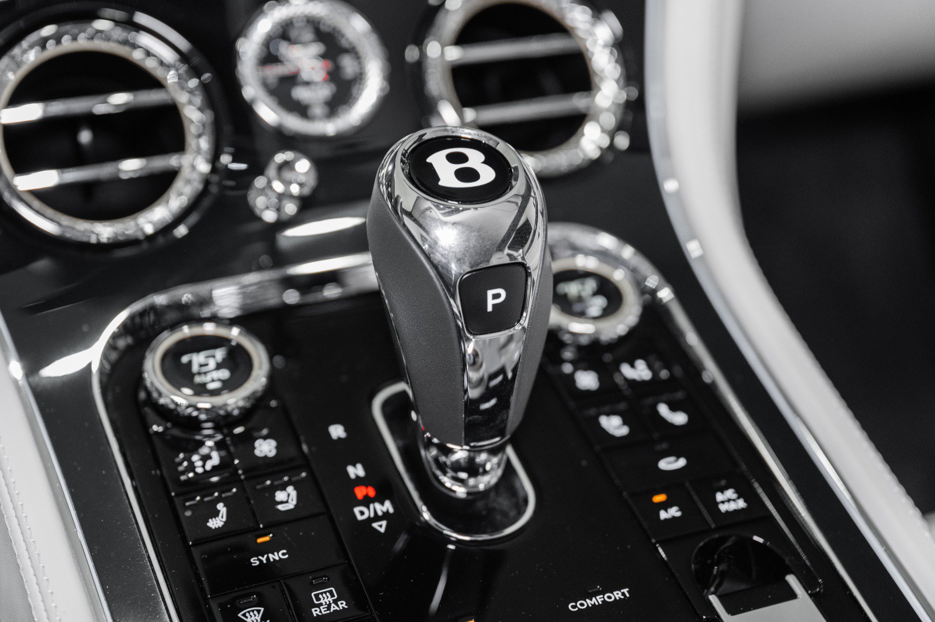 Certified 2023 Bentley Continental GT V8 AWD/4WD image 36