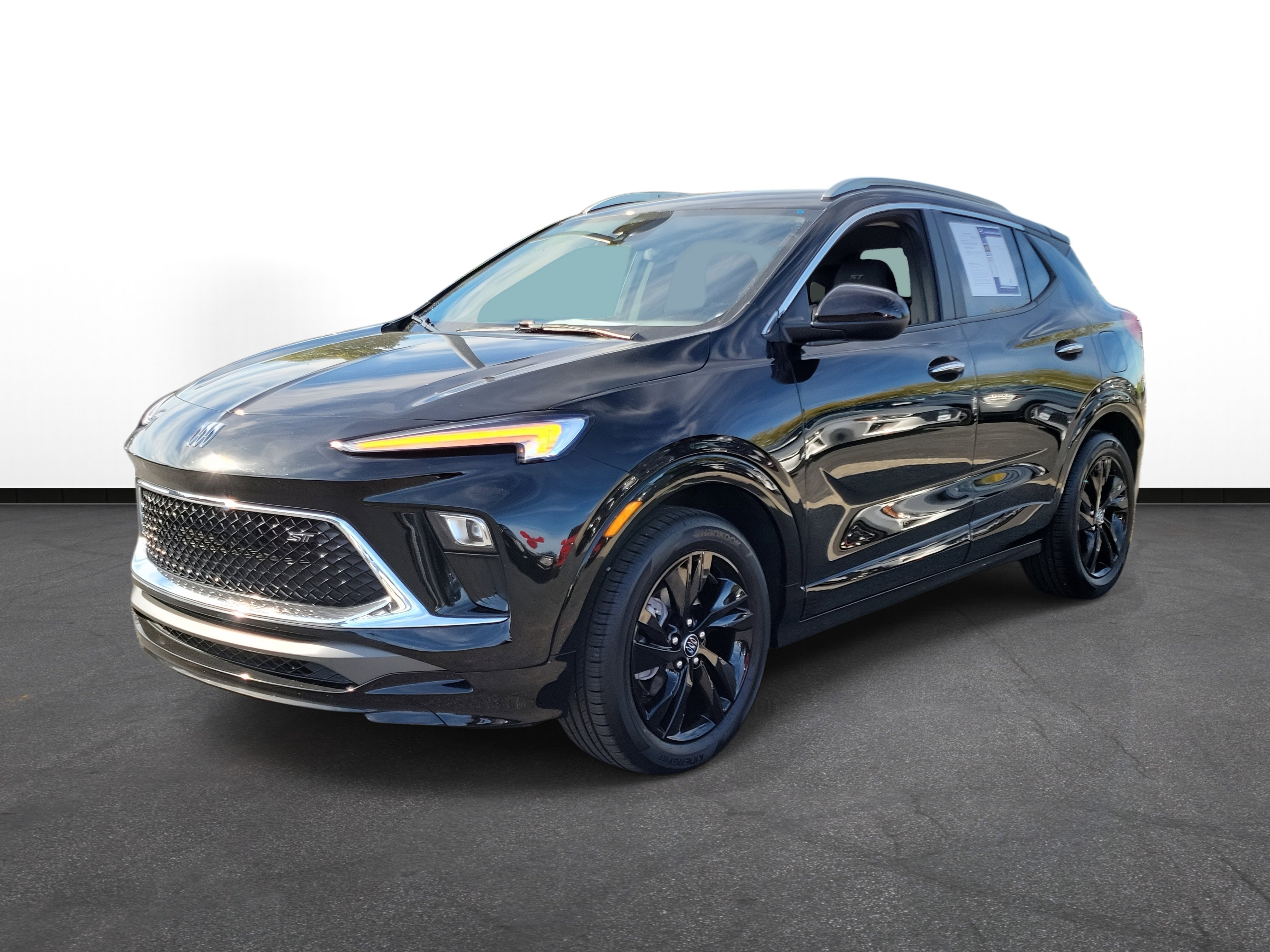 Used 2024 Buick Encore GX Sport Touring w/ Comfort Package image 2