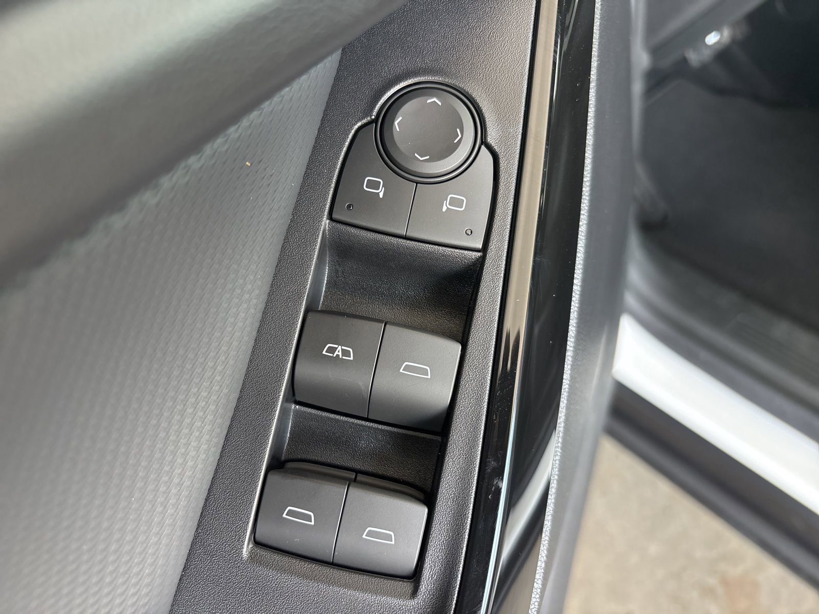 New 2026 Chevrolet Equinox LT w/ Midnight Edition image 11