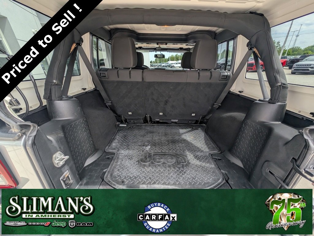 Used 2018 Jeep Wrangler Unlimited Sahara w/ Connectivity Group image 12