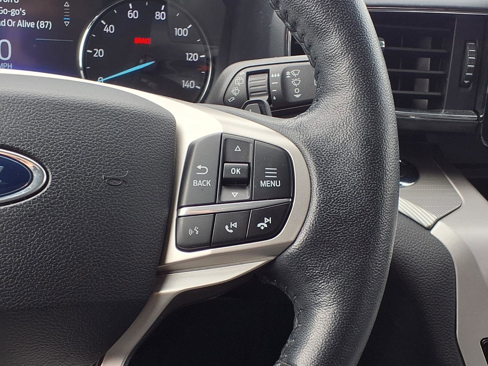 Used 2021 Ford Explorer XLT w/ Equipment Group 202A AWD/4WD image 18