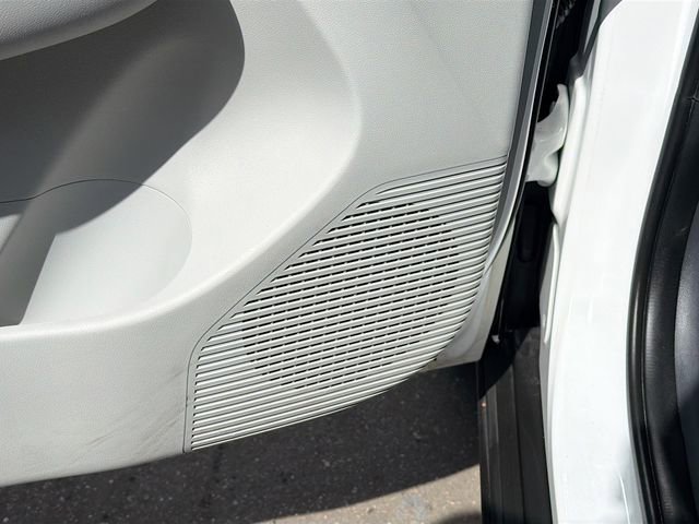 Used 2024 Hyundai Kona SE image 18