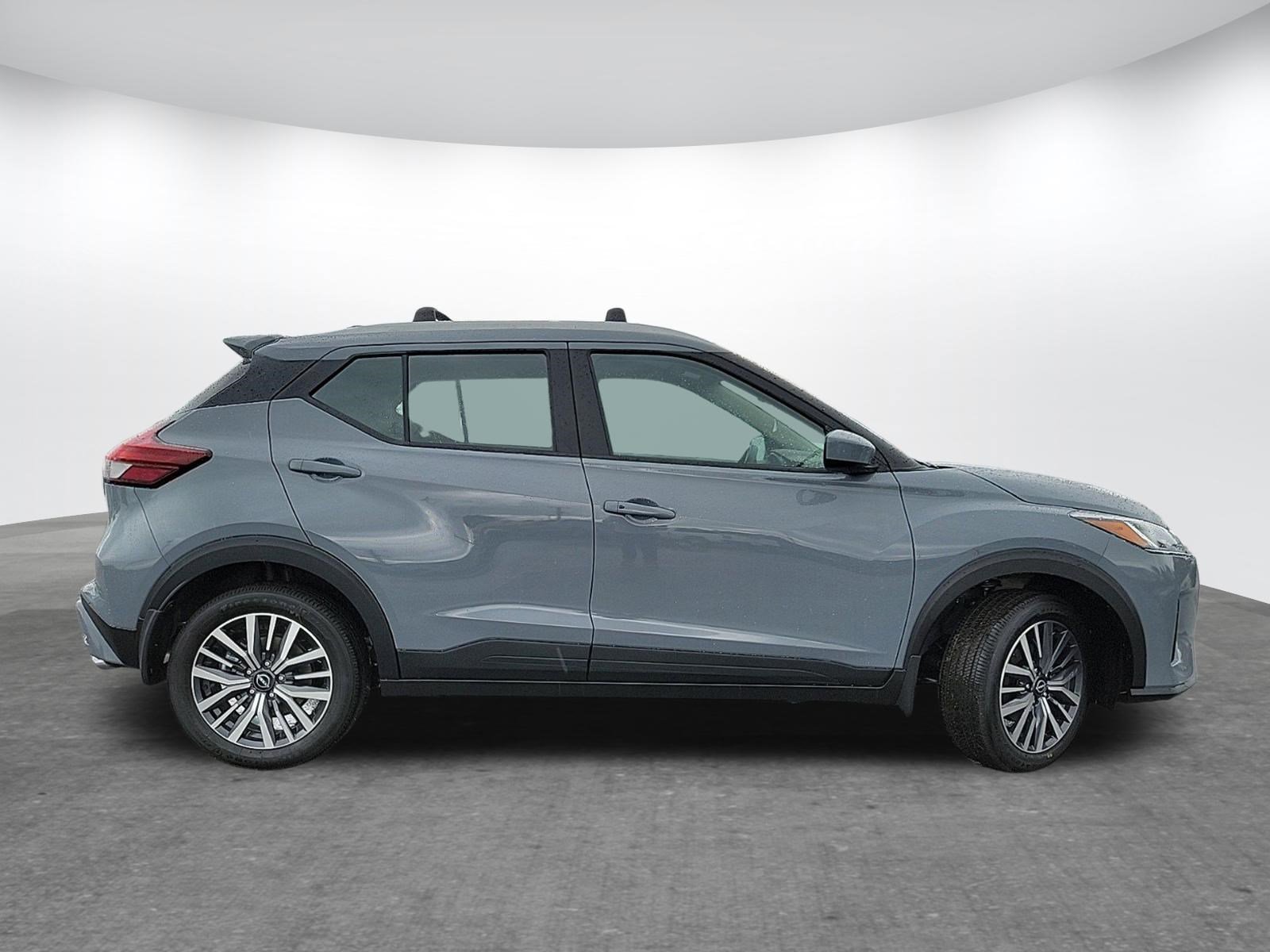 New 2024 Nissan Kicks SV w/ Interior Electronics Package image 4