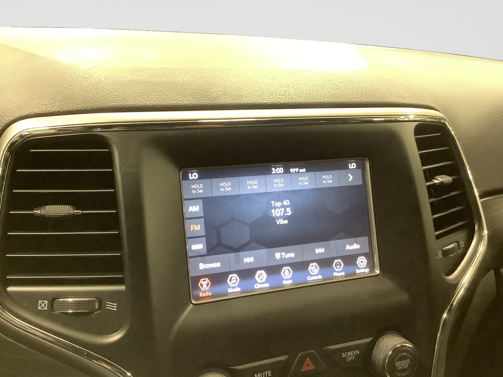 Used 2021 Jeep Grand Cherokee Laredo w/ Security & Convenience Group RWD image 19