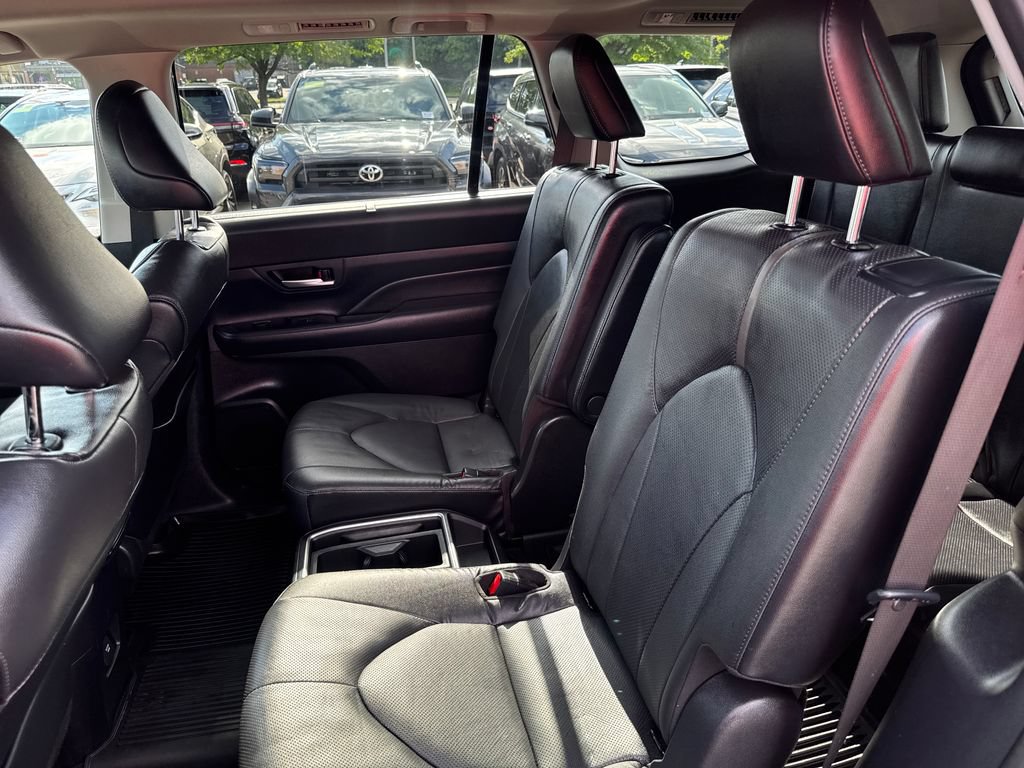 Used 2024 Toyota Grand Highlander AWD image 40
