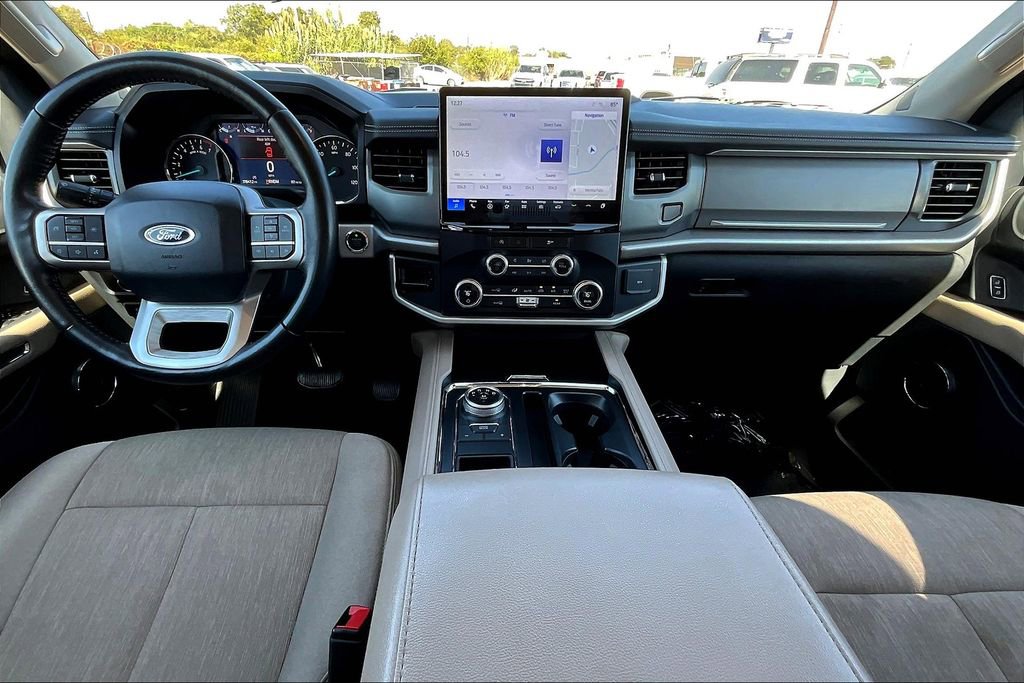 Used 2024 Ford Expedition XLT image 18