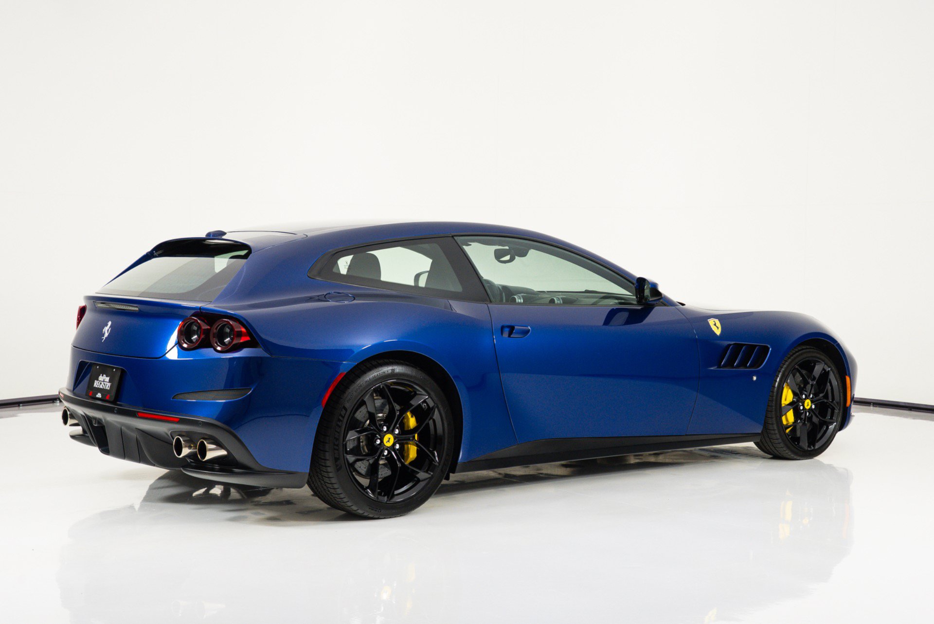 Used 2019 Ferrari GTC4Lusso T RWD image 3