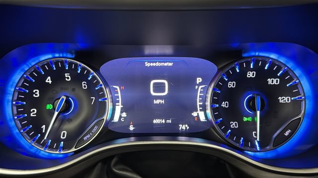 Used 2023 Chrysler Pacifica Touring-L FWD image 15
