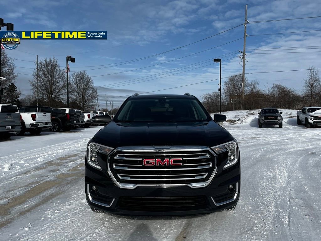 Used 2024 GMC Terrain SLT image 3