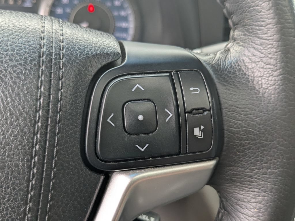Used 2017 Toyota Sienna XLE w/ XLE Navigation Package FWD image 14