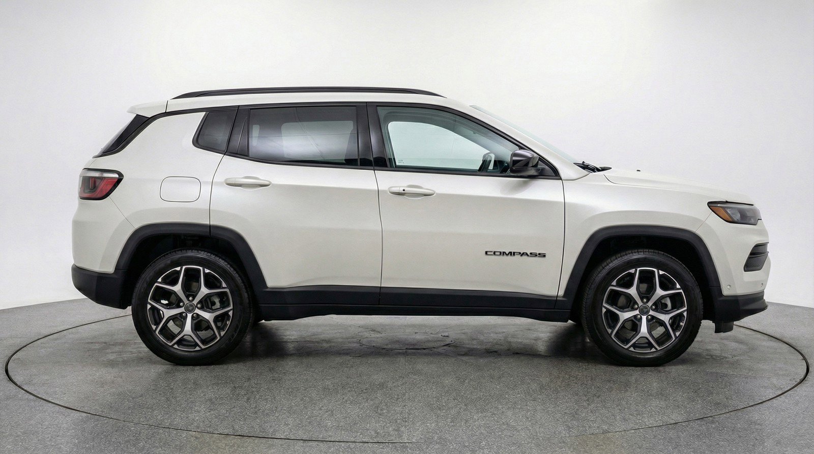 Used 2025 Jeep Compass Limited image 11