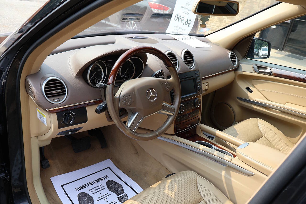 Used 2011 Mercedes-Benz GL 550 4MATIC image 17