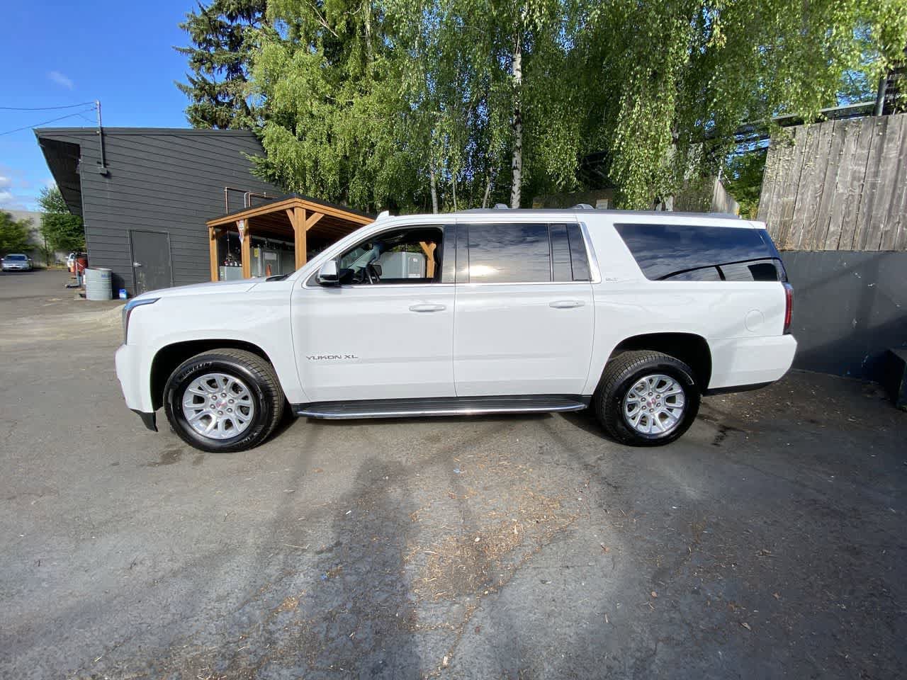 Used 2019 GMC Yukon XL SLT AWD/4WD image 3