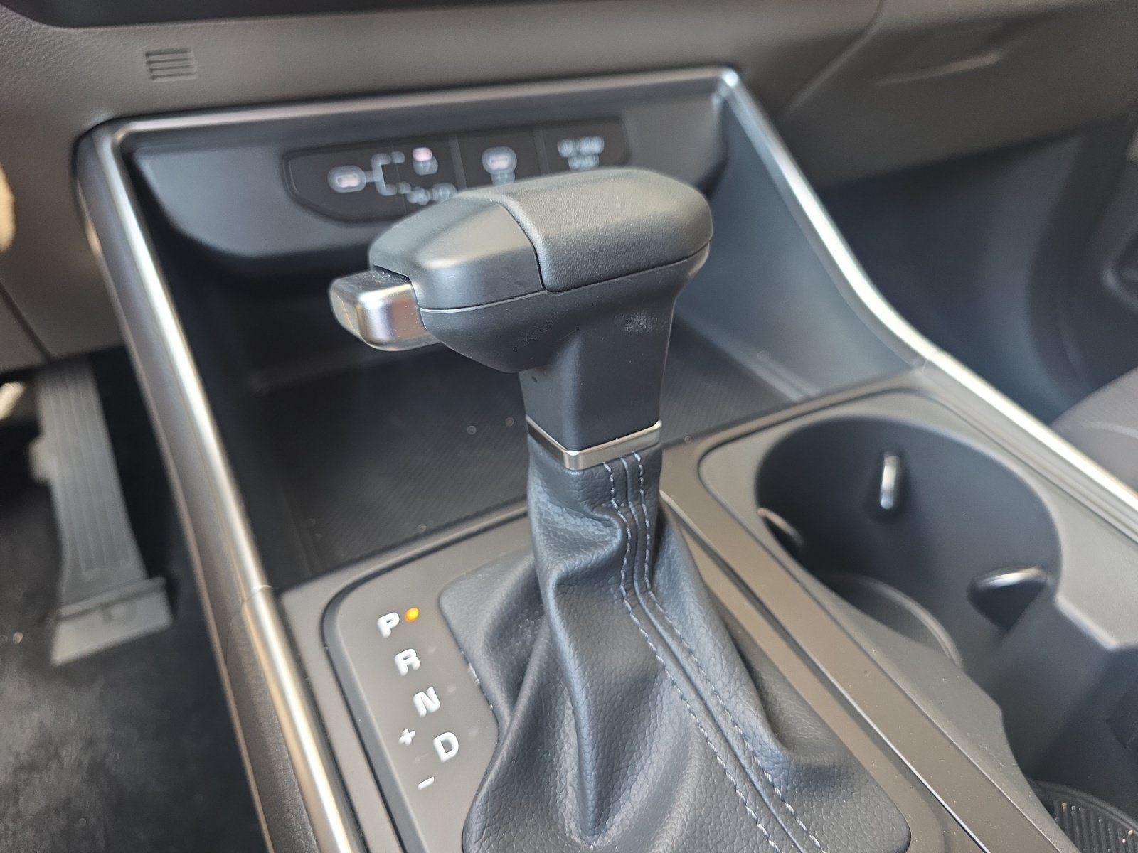 Certified 2026 Kia Carnival LX FWD image 20