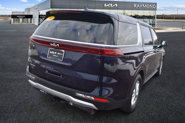 Certified 2024 Kia Carnival LX image 4