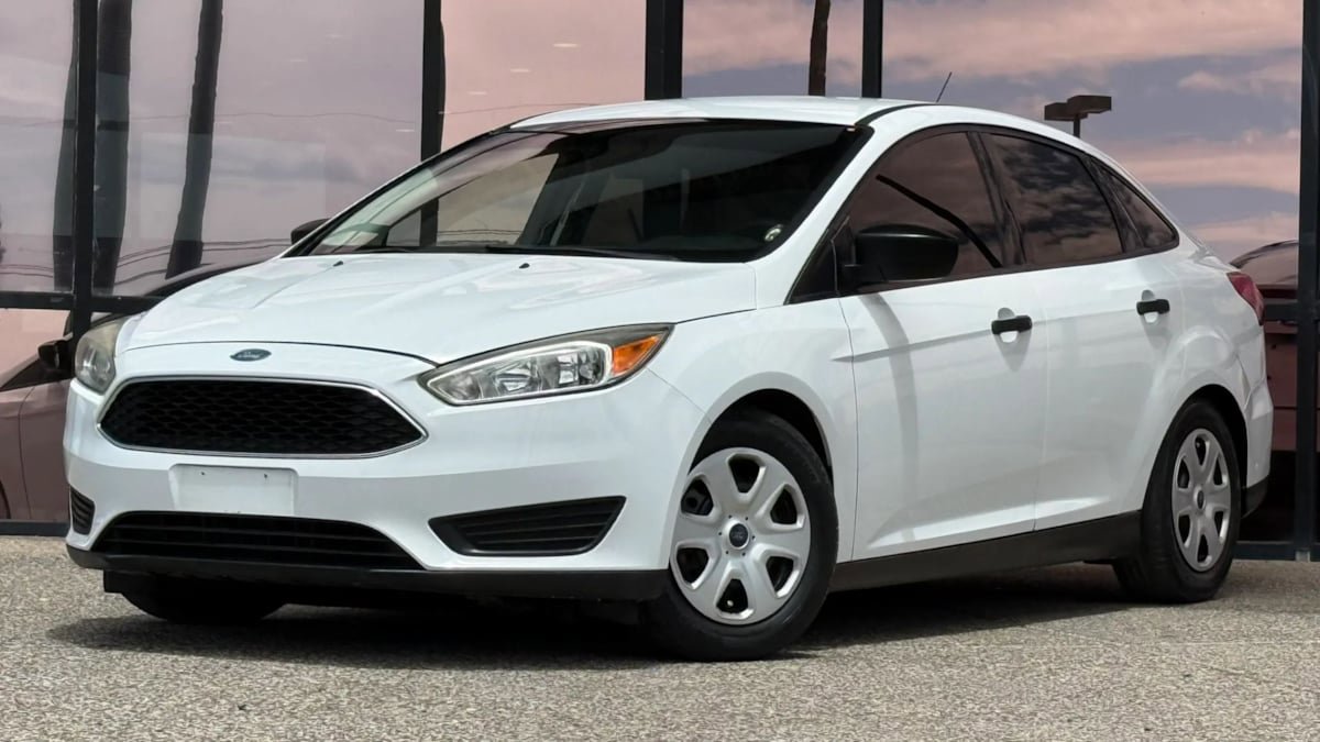 Used 2016 Ford Focus S FWD image 2