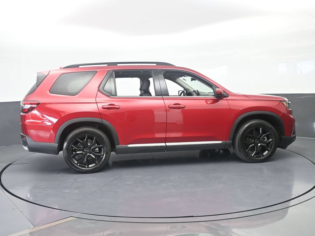 Used 2025 Honda Pilot Touring image 7