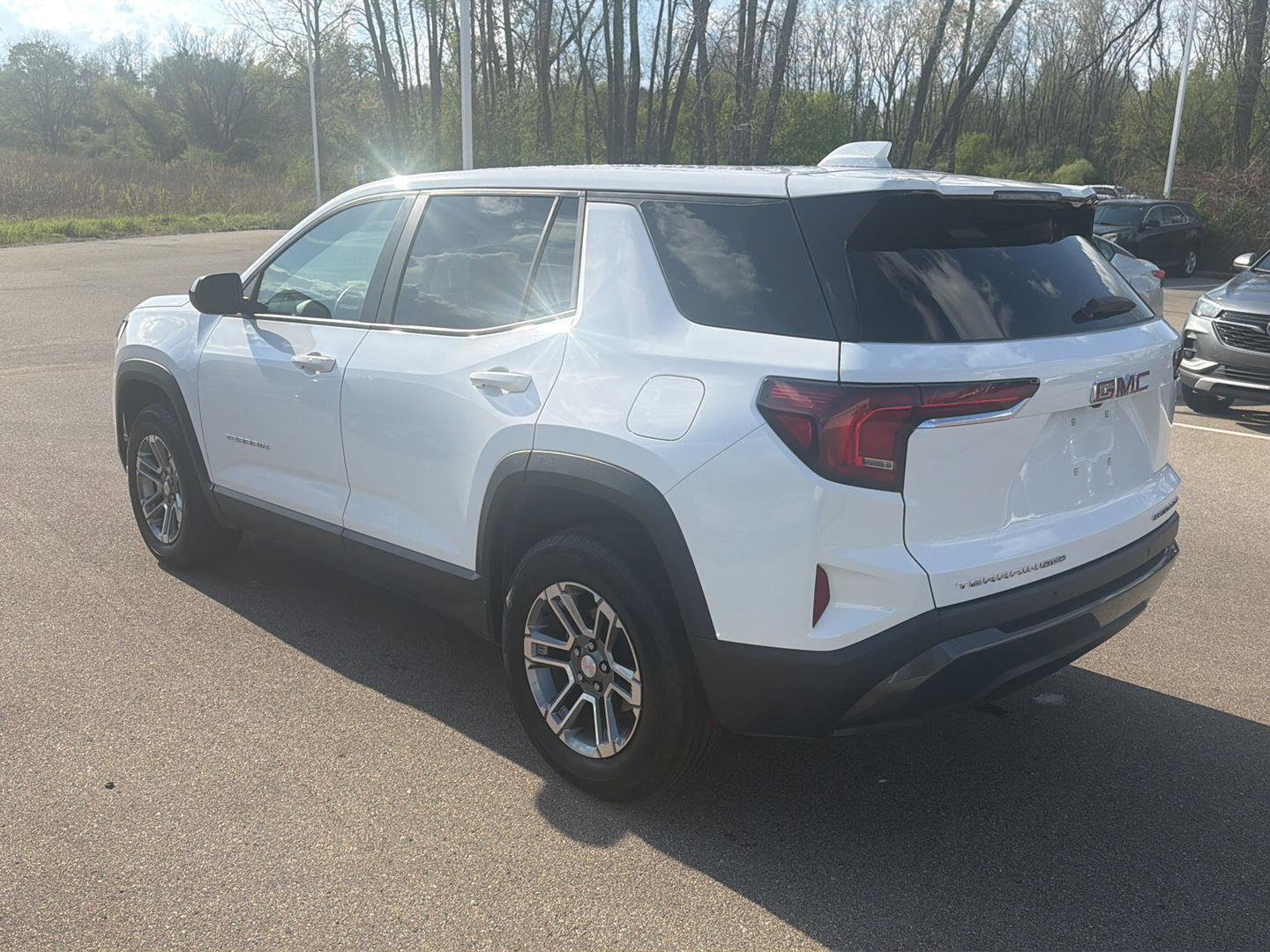 Used 2025 GMC Terrain Elevation AWD/4WD image 3