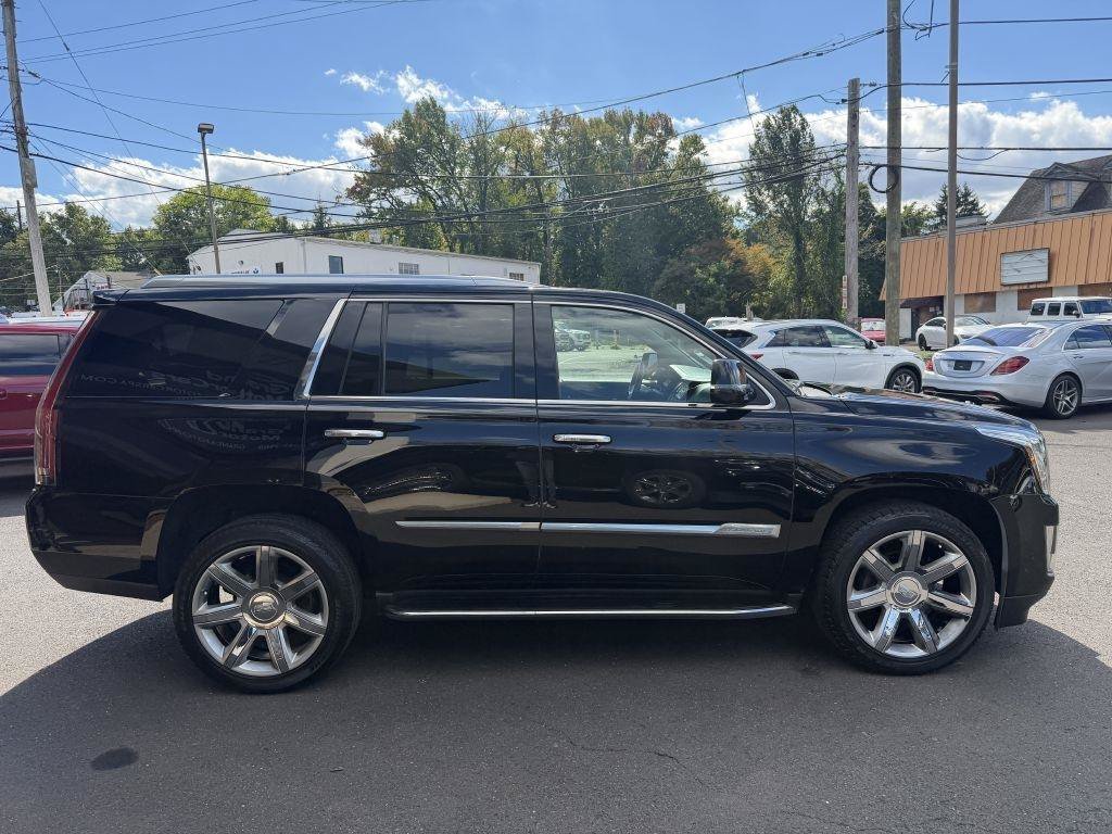 Used 2017 Cadillac Escalade Luxury AWD/4WD image 6
