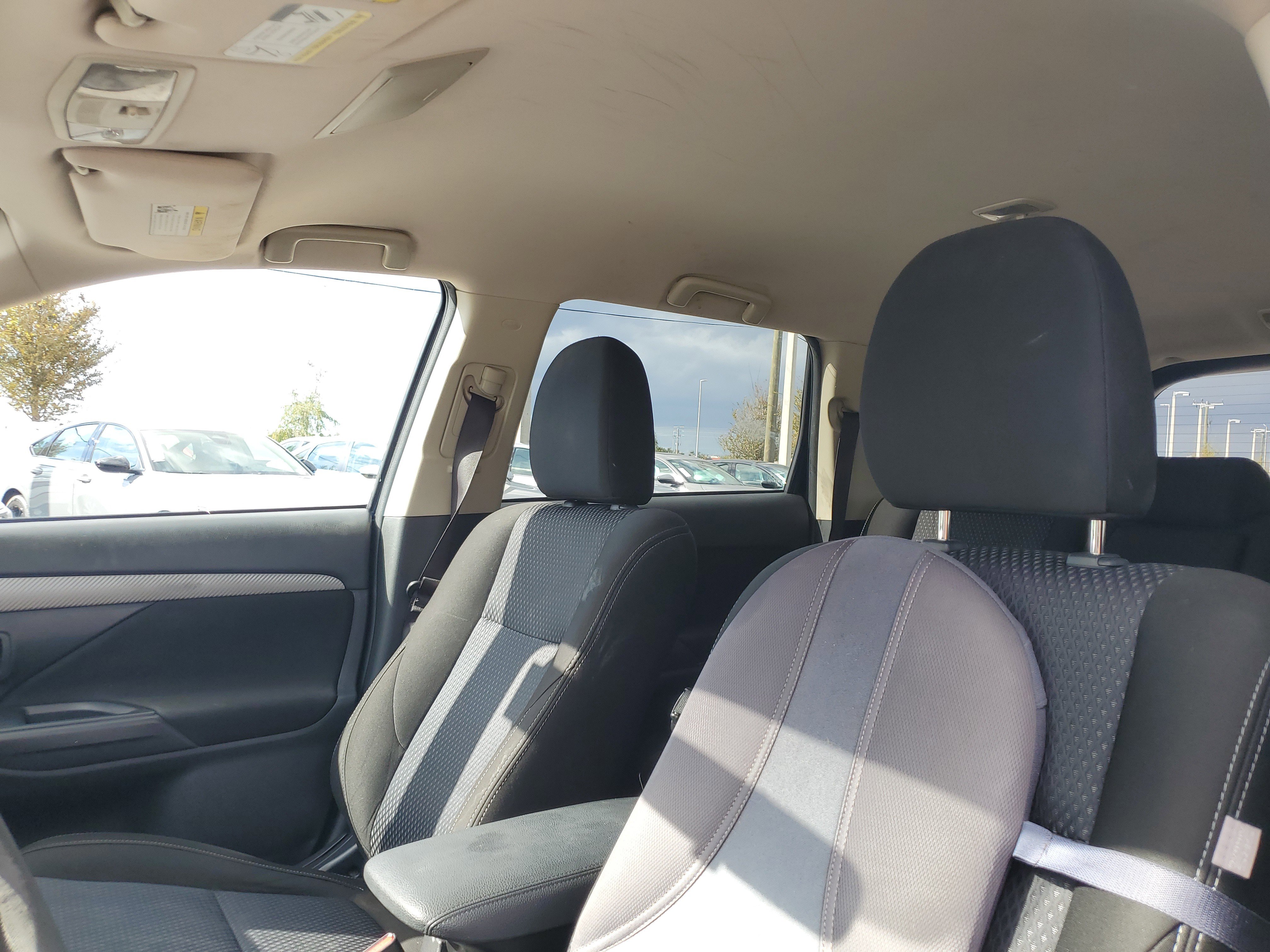 Used 2018 Mitsubishi Outlander ES image 22