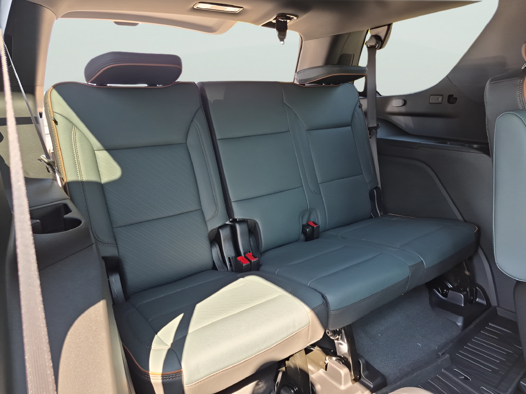 New 2026 GMC Yukon AT4 w/ AT4 Premium Plus Package AWD/4WD image 35