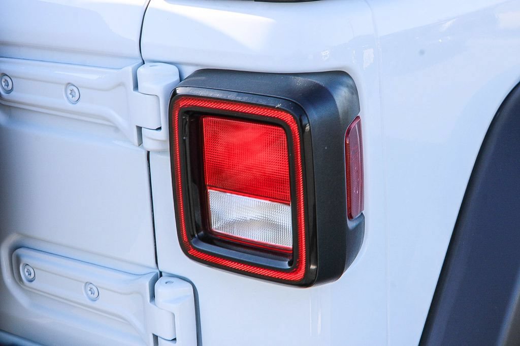 Used 2025 Jeep Wrangler Unlimited Sport AWD/4WD image 10