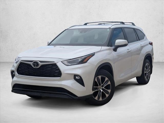 Used 2023 Toyota Highlander XLE image 1