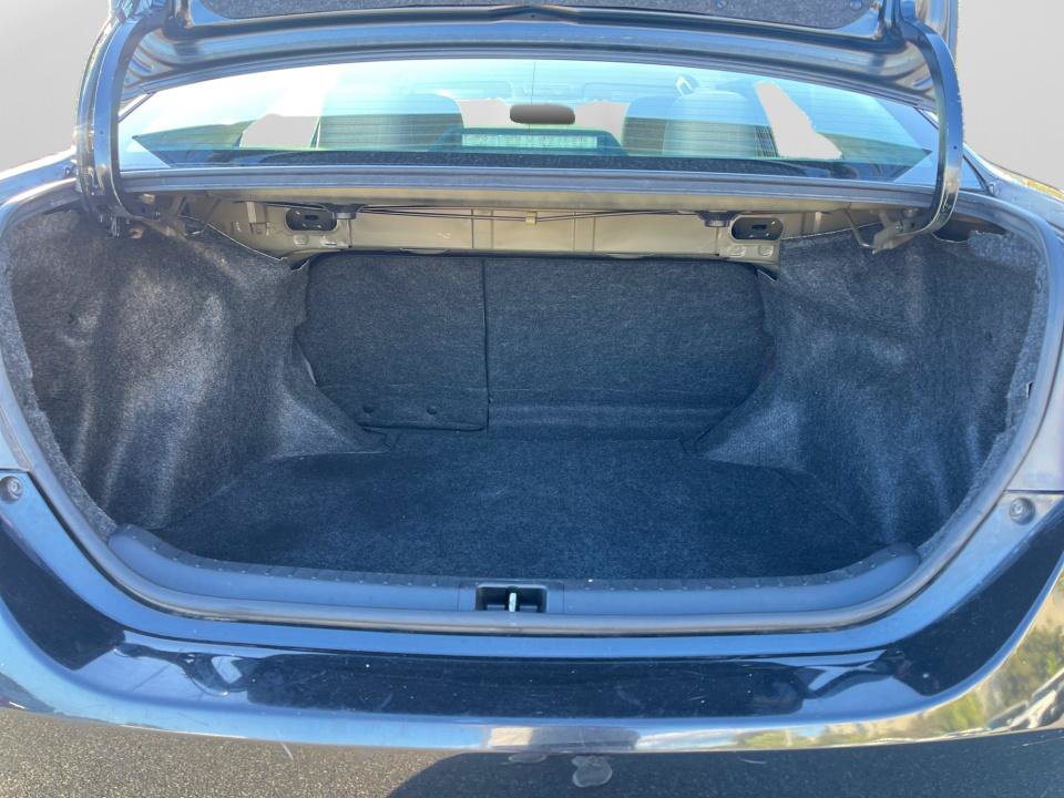 Used 2015 Toyota Corolla LE FWD image 14