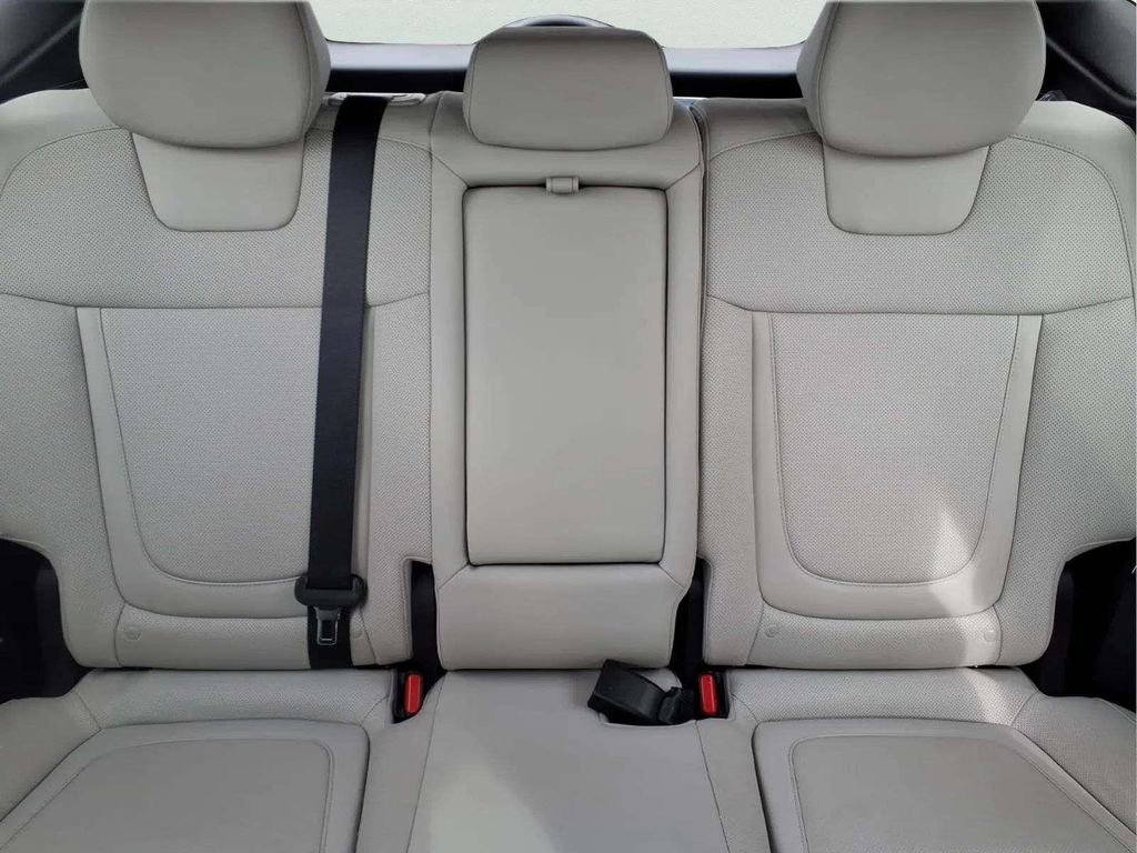 Used 2025 Hyundai Tucson SEL AWD/4WD image 17