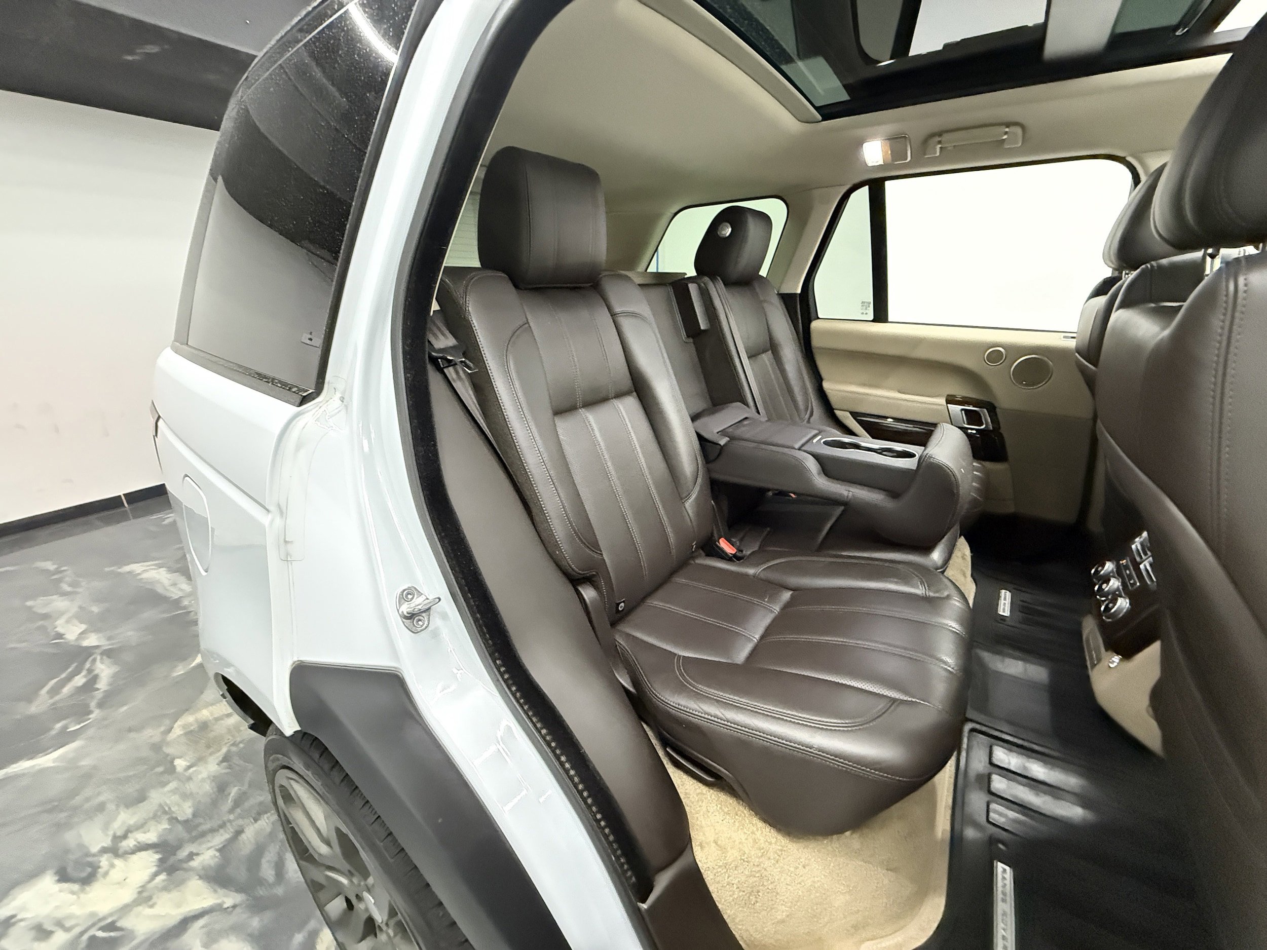 Used 2017 Land Rover Range Rover Supercharged image 24