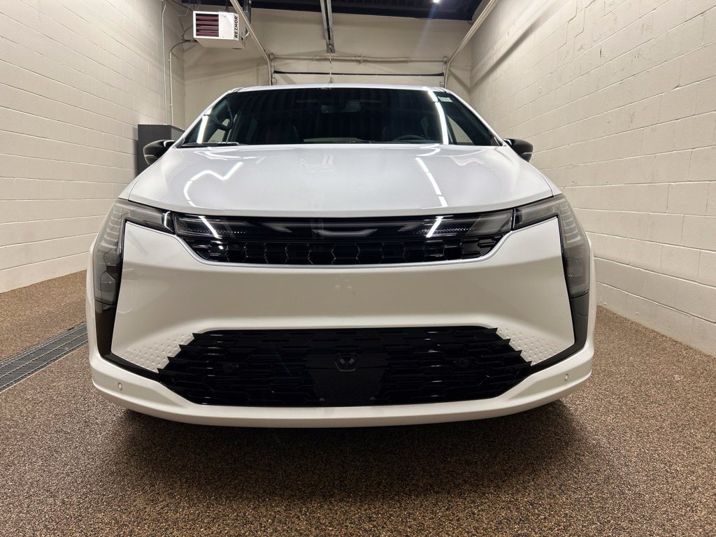 New 2027 Chrysler Pacifica Limited FWD image 6