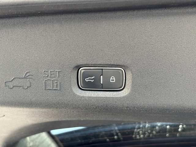 Certified 2025 Lincoln Navigator Reserve AWD/4WD image 13