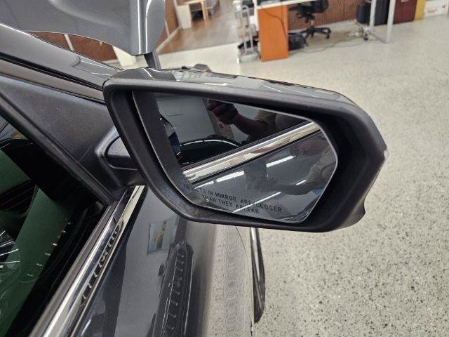 Used 2018 Chevrolet Equinox LT FWD image 40