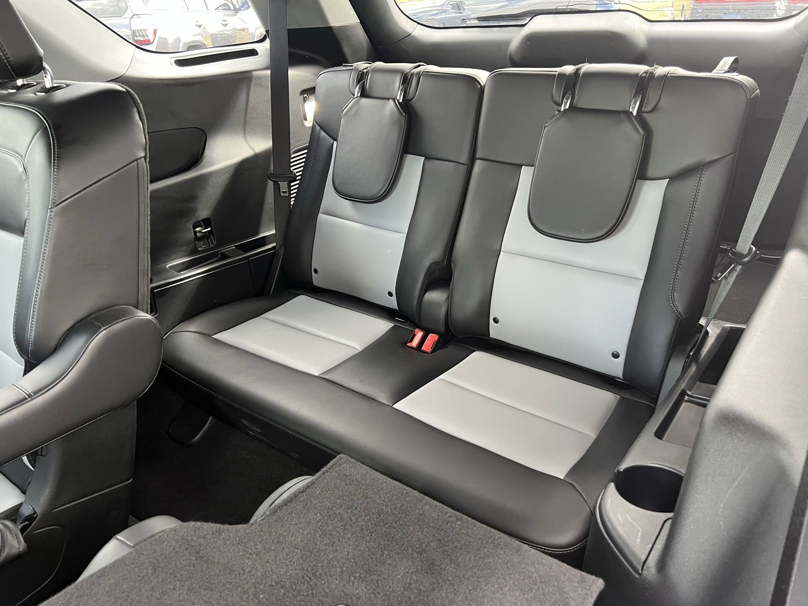 Used 2023 Ford Explorer XLT w/ Equipment Group 202A image 15